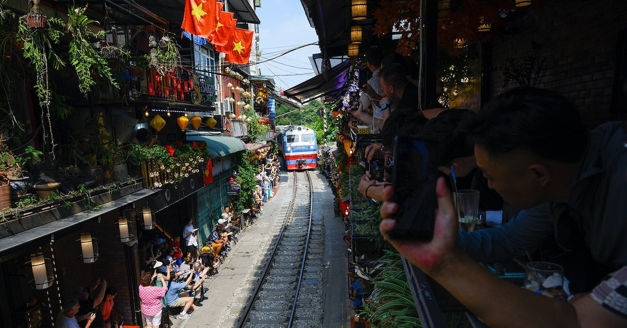 Hanoi Bans Train Street Tours: What Travelers Need to Know